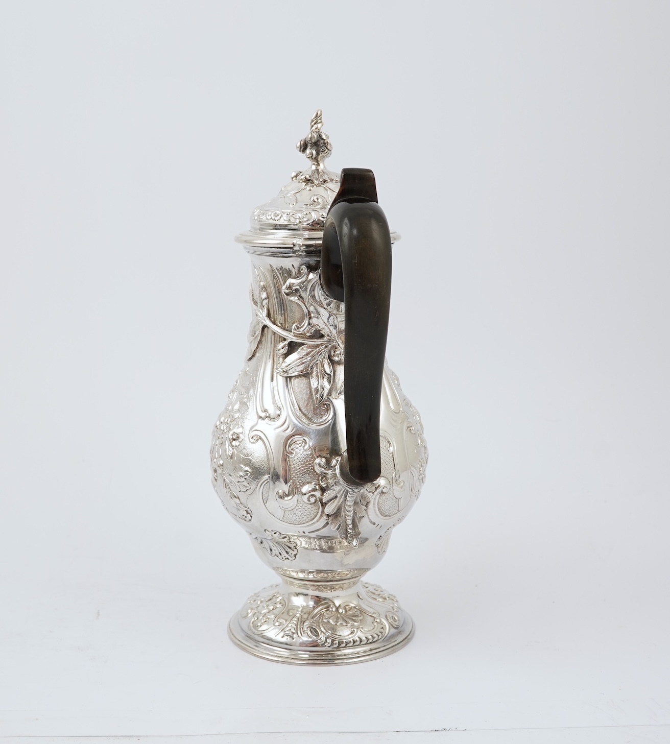A good Victorian silver baluster coffee pot, by Susanna Cook
